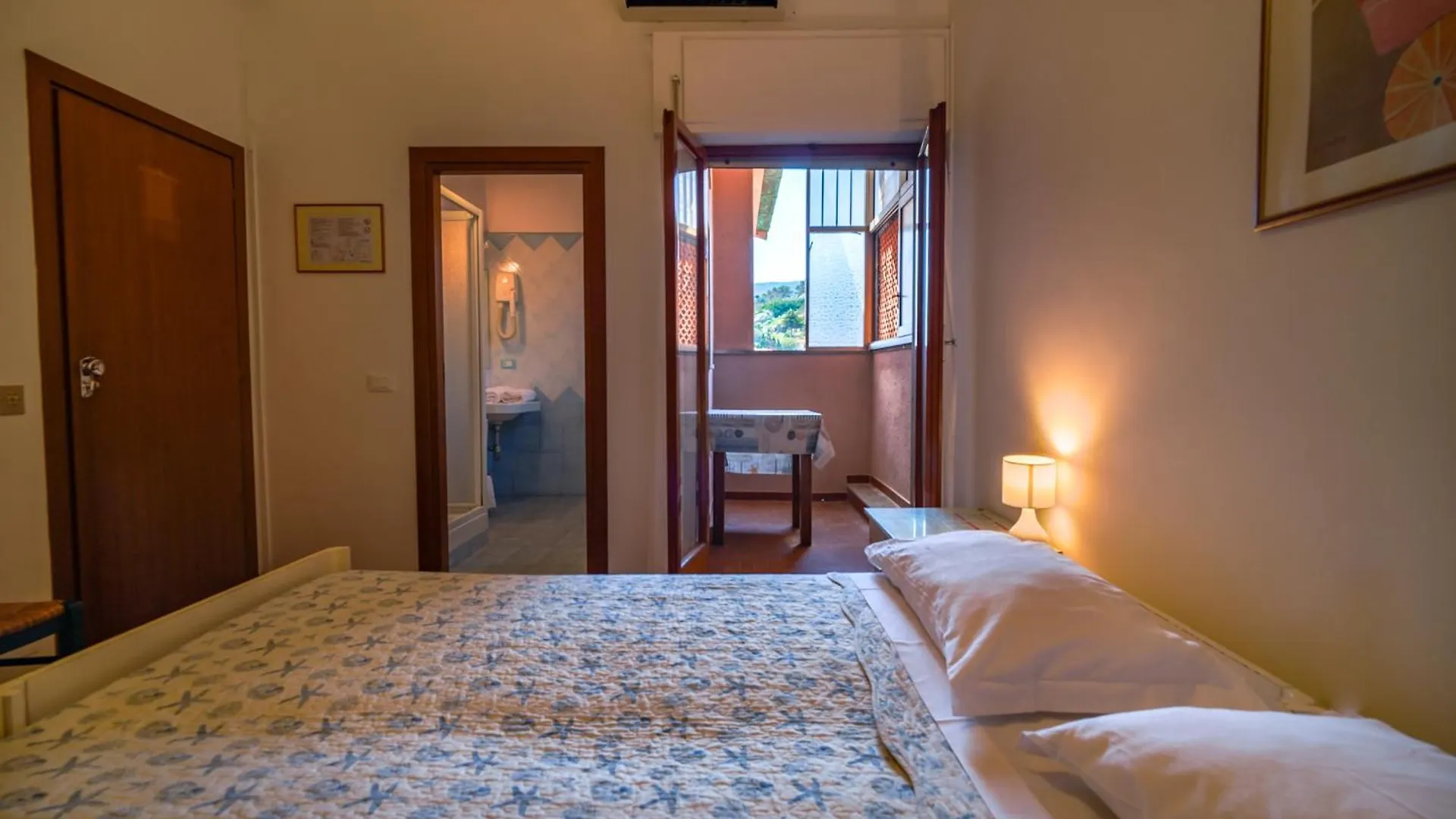 Albergo Meublé Da Ruggero Giglio Porto Hotel