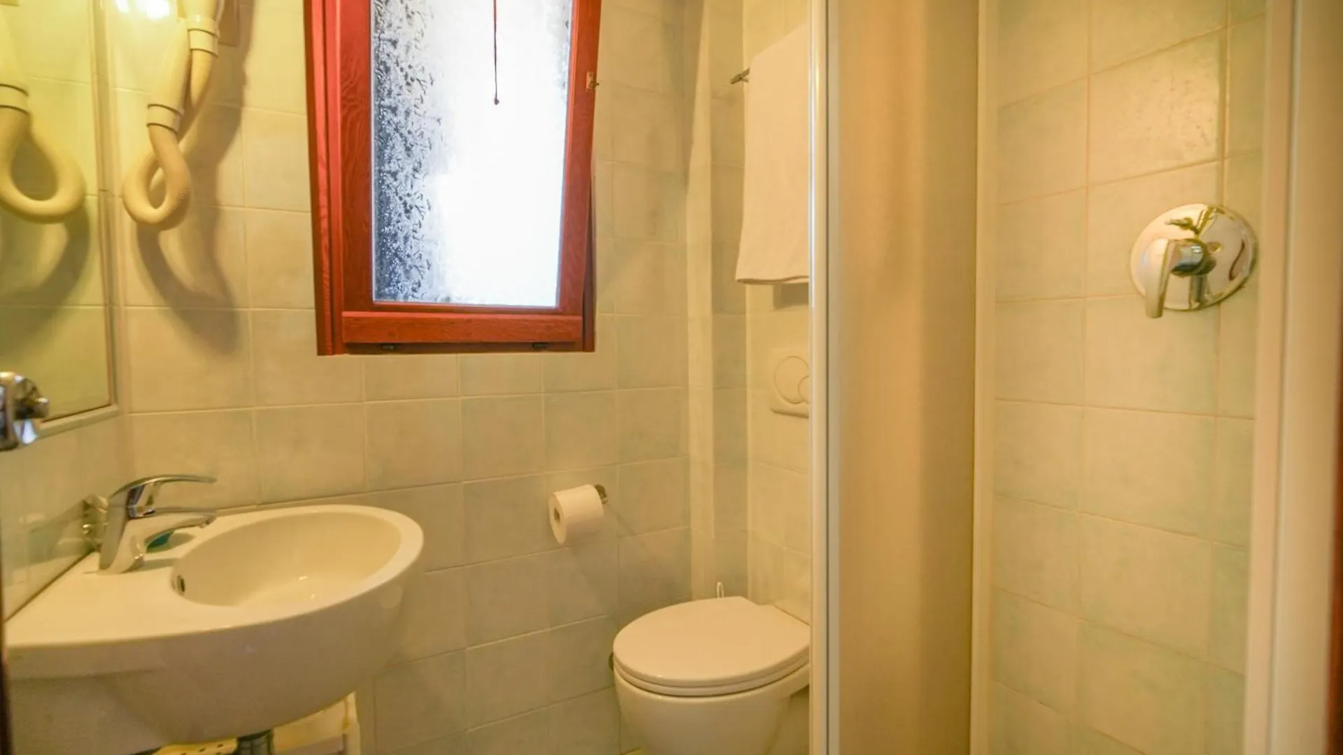 Albergo Meublé Da Ruggero Giglio Porto 2*,  Italia