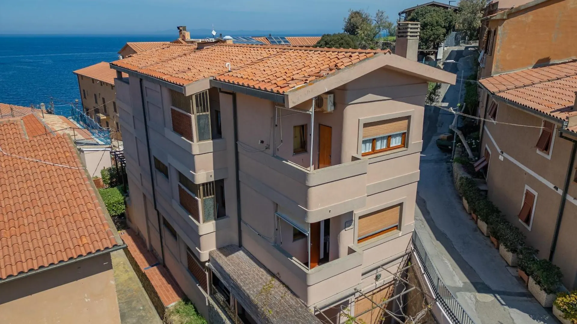**  Hotel Da Ruggero - 100M Dal Porto Giglio Porto Italy
